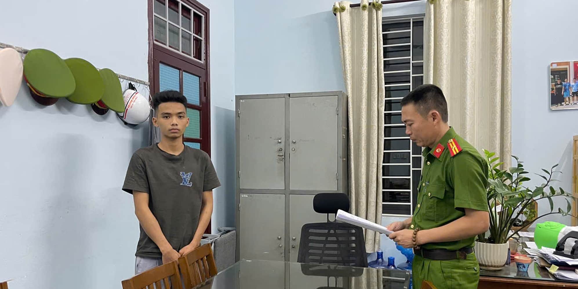 Stealing 4 phones from 2 stores, an 18-year-old man in Da Nang was temporarily detained. Photo: CATP