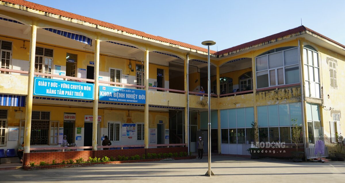 Khu vuc khoa Truyen Nhiem cung da xuong cap sau hon 20 nam su dung.