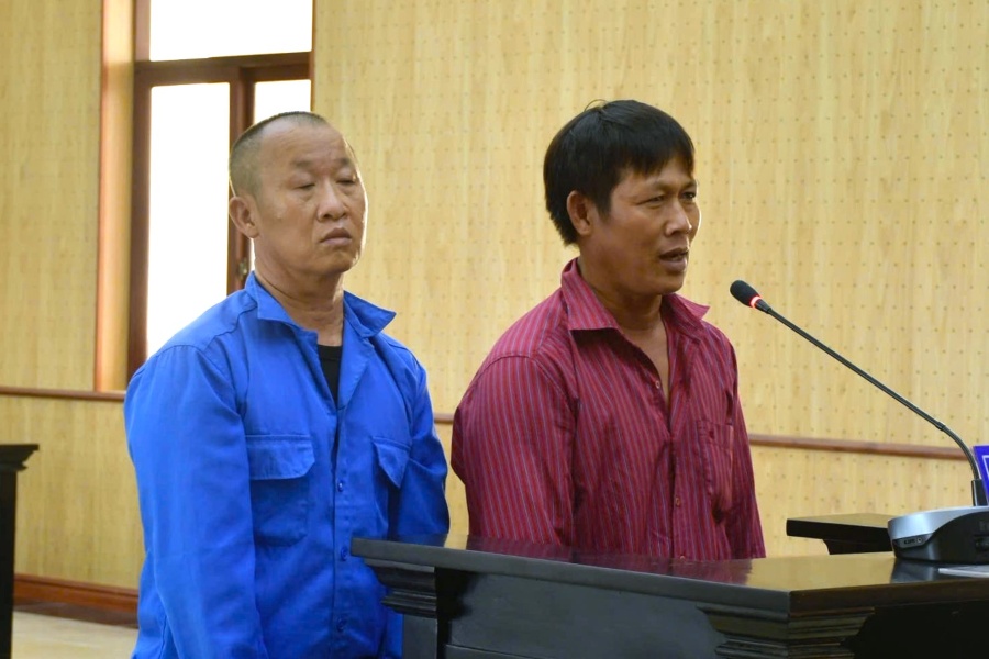 Hai bị cáo đưa người sang vùng biển nước ngoài trái phép. Ảnh: Thành An