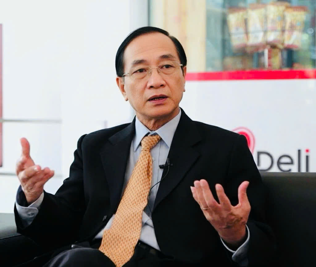 TS Hoang Ngoc Vinh cho rang, can thay doi tu duy tra luong trong nganh giao duc. Luong giao vien phai du song, khong the cung nhac theo bang cap hay he so. Anh: NVCC