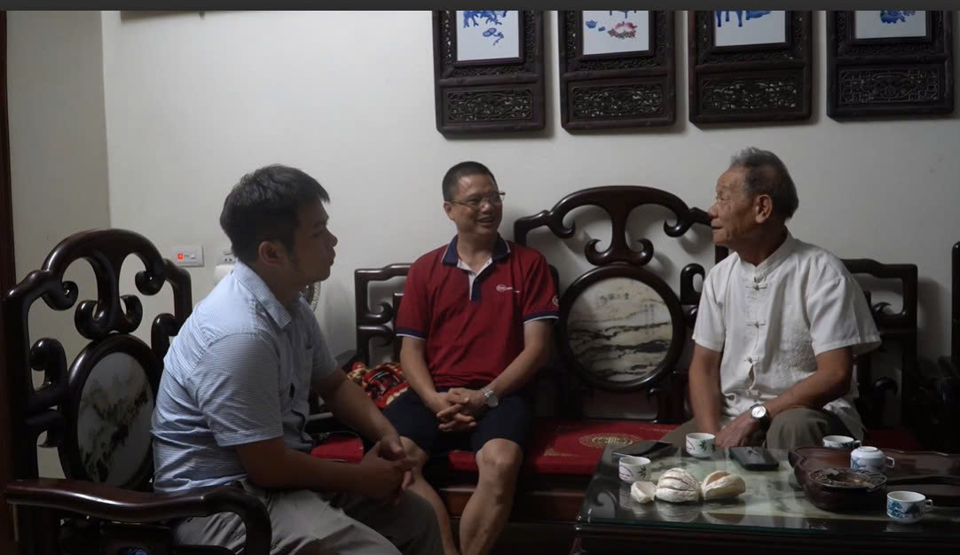 People discussed the decision to grant land under the wrong name more than 20 years ago. Photo: Reporter