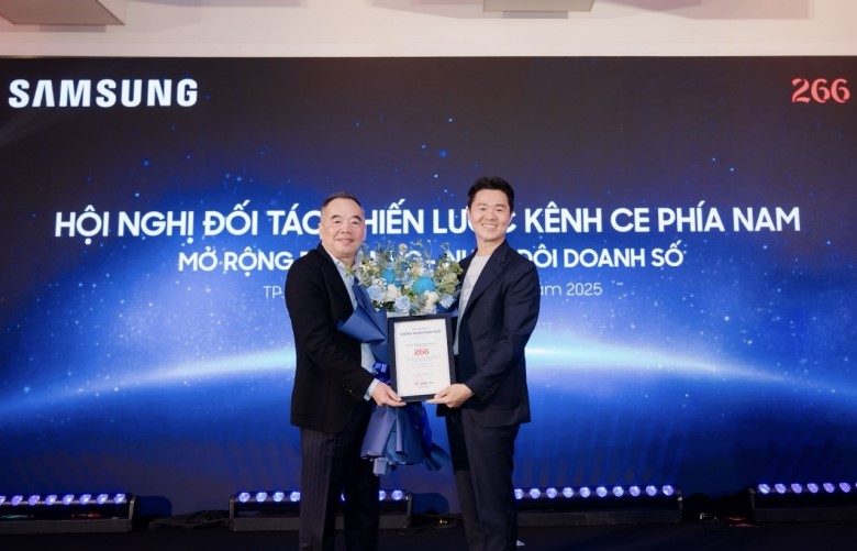 Hai Sau Sau and Samsung start implementing the "One Samsung" strategy, reshaping the sales model in Vietnam's electronics channel. Photo: DNCC