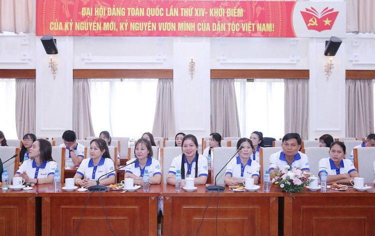 80 thay, co giao tieu bieu da duoc nhan Bang khen cua Bo truong Bo GDDT. Anh: Le Hiep 