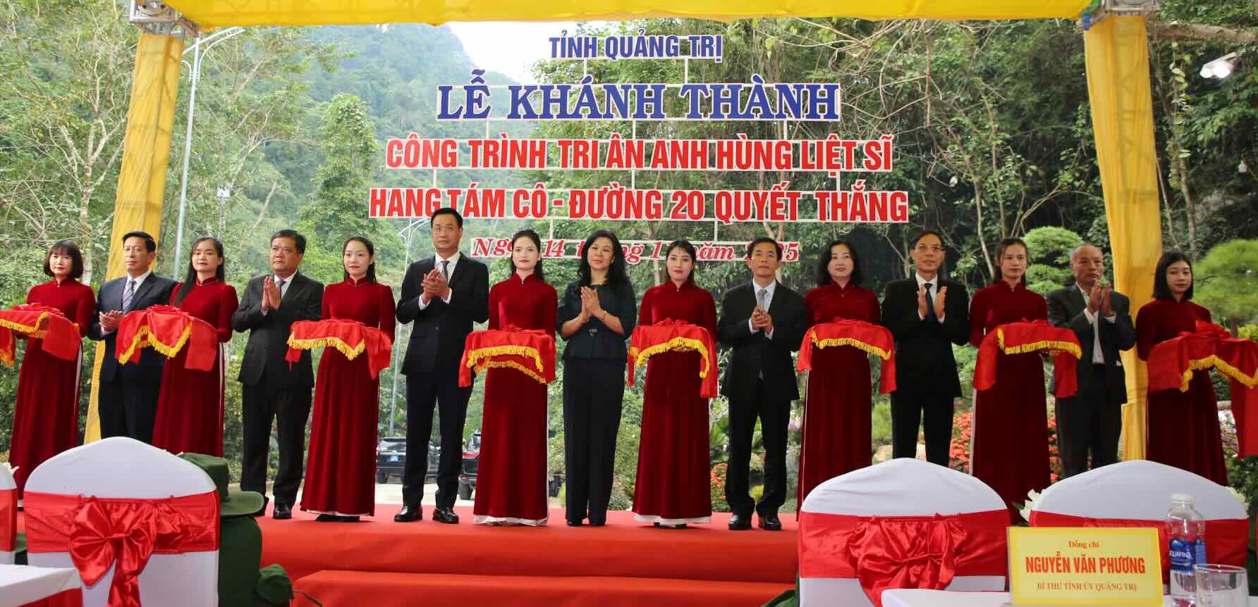 Cat bat khanh thanh cong trinh. Anh: Cong Sang
