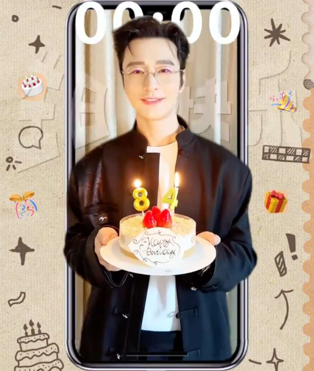 Nam dien vien van giu ve ngoai tre trung, lich lam du da U50. Anh: Cat tu video