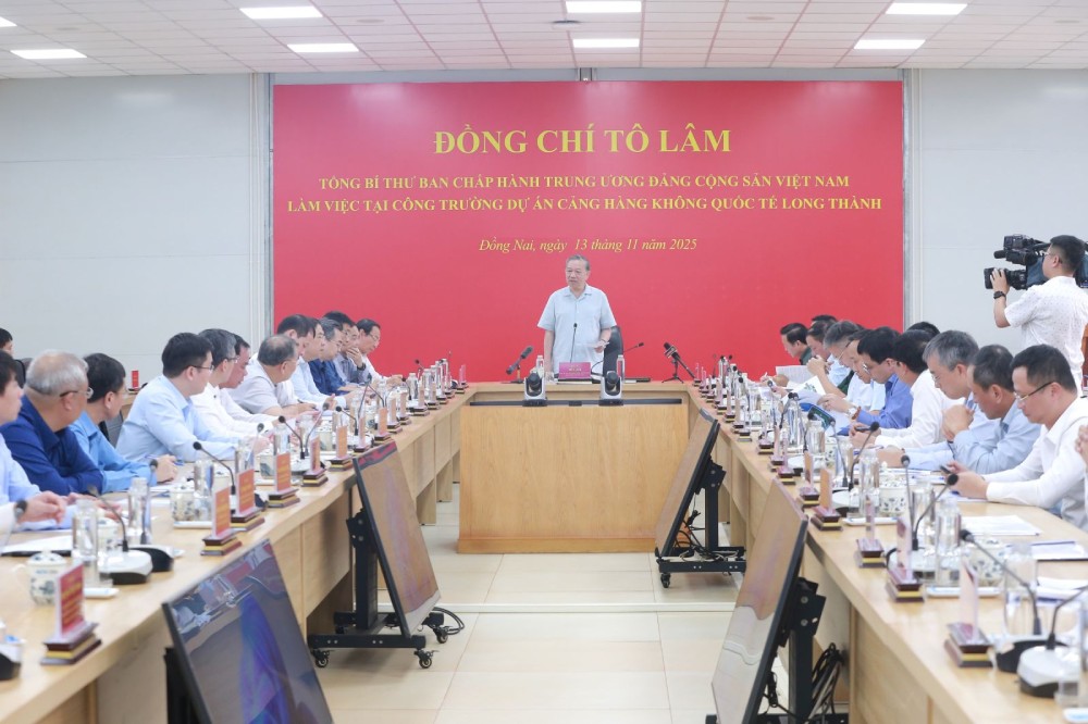 Tong Bi thu To Lam phat bieu chi dai tai cuoc lam viec. Anh: Hien Hoa