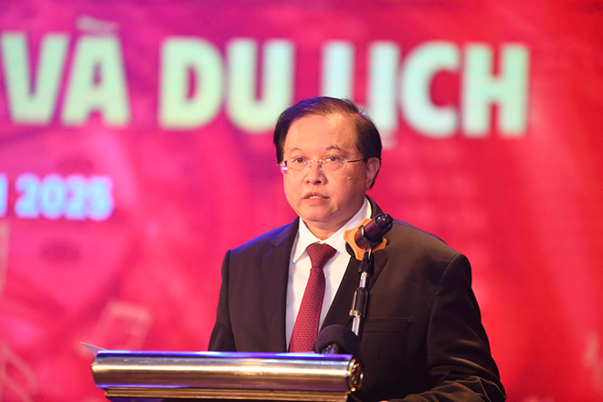 Deputy Minister of Culture, Sports and Tourism Ta Quang Dong spoke at the launching ceremony of the Song Composition Contest on the Culture, Sports and Tourism sector on the morning of November 13. Photo: Organizing Committee