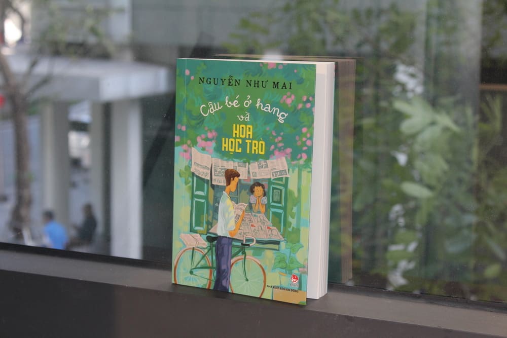 El diario 'Cau be o hang va Hoa Hoc Tro' del escritor Nguyen Nhu Mai se presenta oficialmente a los lectores. Foto: Editorial