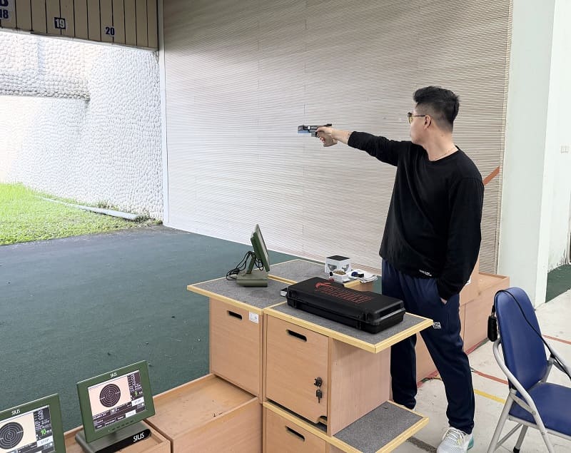 砲手のファム・クアン・ホイは、SEA Games 33に向けて専門的に準備することに非常に集中しています。写真: Hoai Viet