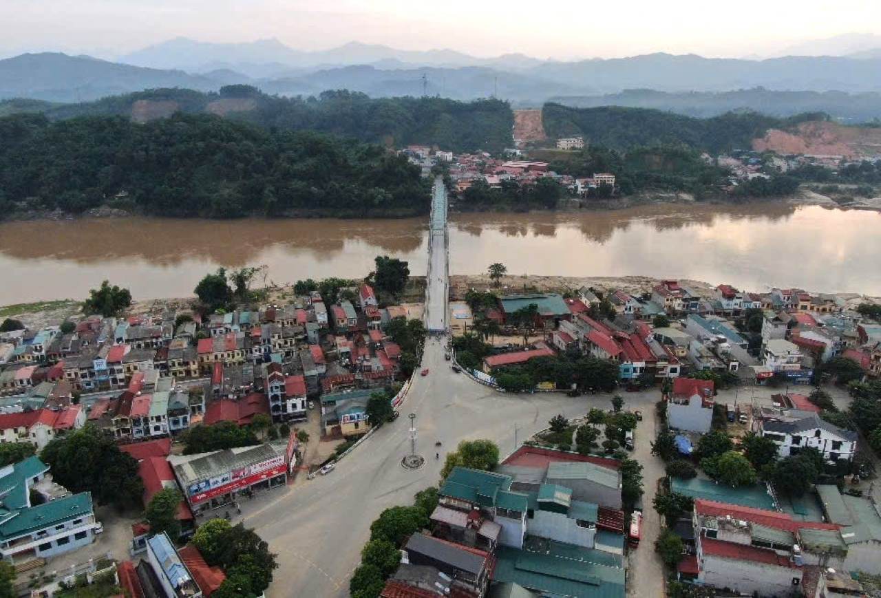 Yen Bai Bridge is associated with the history of construction and development of the old Yen Bai province. Photo: Van Duc.