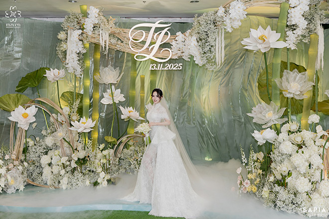 Khong gian trang tri tiec cuoi nhan ve nhieu loi khen ngoi. Anh: Maven Wedding Planner