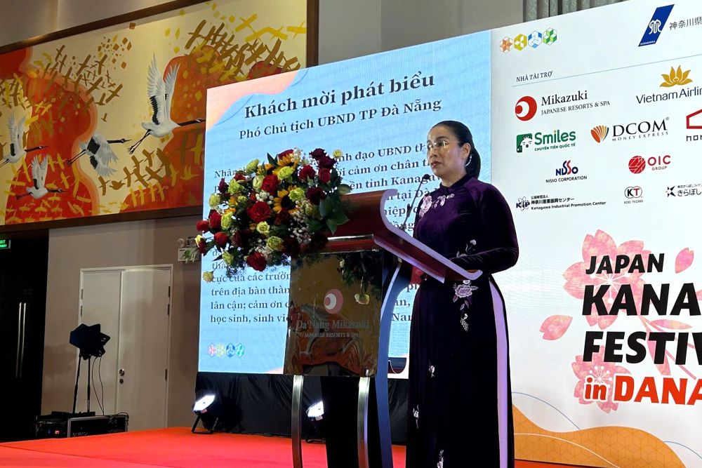 Ba Nguyen Thi Anh Thi - Pho Chu tich UBND TP Da Nang phat bieu tai chuong trinh. Anh: Tran Thi