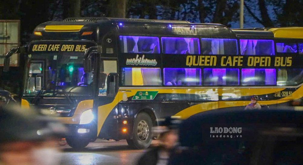 労働新聞の報道を受け、フエにおける「傘車と毒キノコ」問題に強力に対処。写真：PV