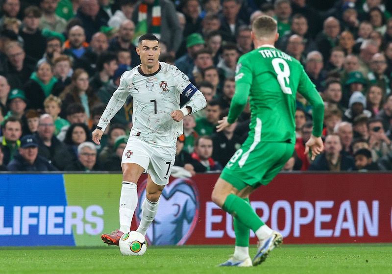 Ronaldo y Portugal aun no pueden conseguir un billete para el Mundial 2026. Foto: AFP