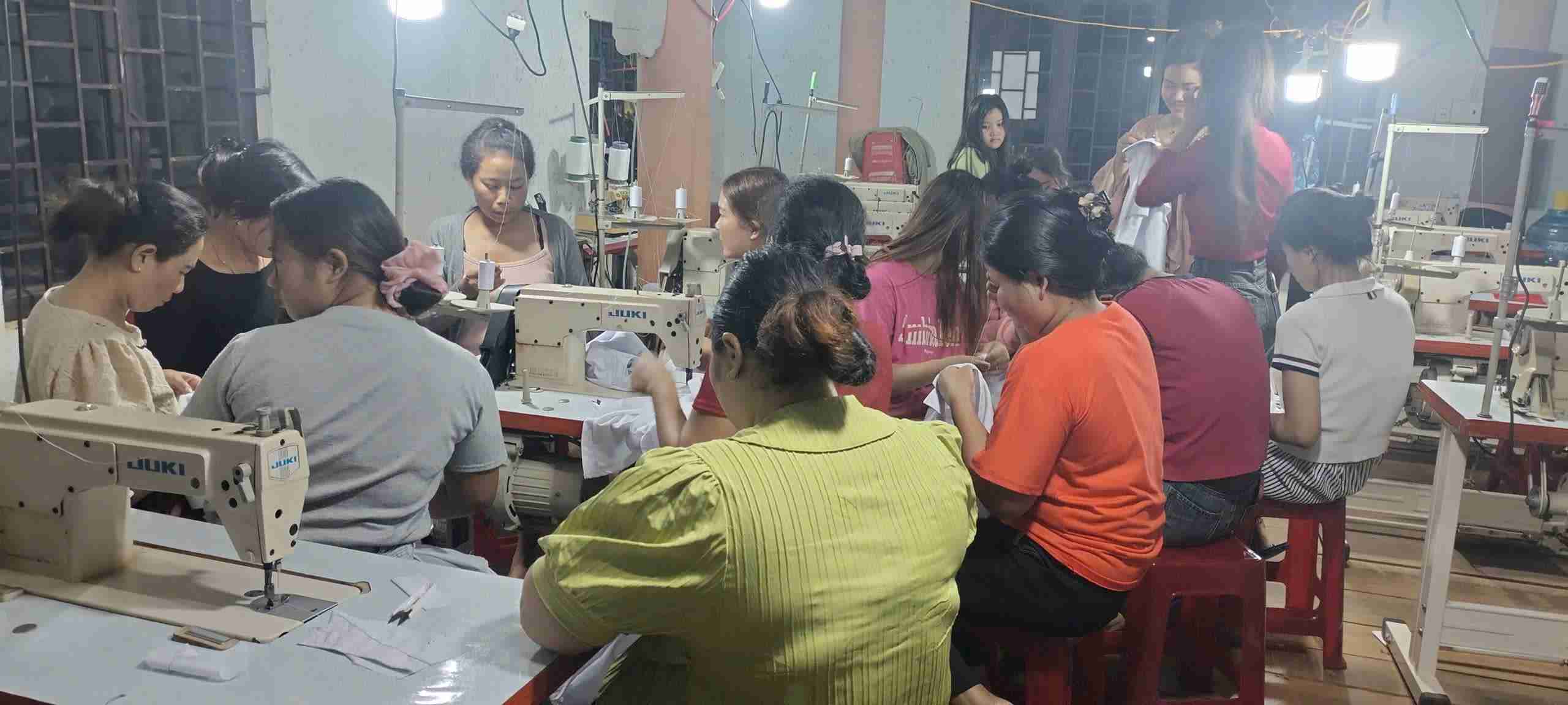 Cac lop day nghe duoc to chuc vao ban dem de hoc vien sap xep chu dong ve thoi gian. Anh: Bao Trung