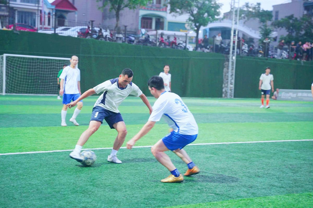 クアンニンのバイチャイ病院で行われた男子サッカートーナメントでのボール。写真: バイチャイ病院