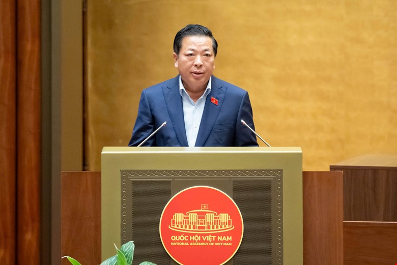 Bo truong Bo Xay dung Tran Hong Minh. Anh: Quochoi.vn