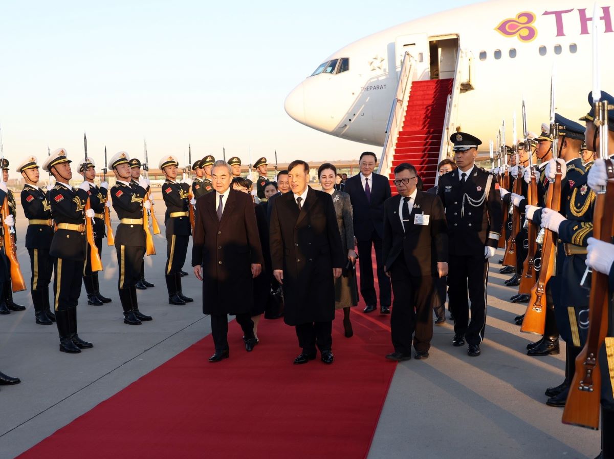 The King and Queen of Thailand arrived in Beijing on the afternoon of November 13, starting a state visit to China. Photo: Department of Public Relations, Government of Thailand