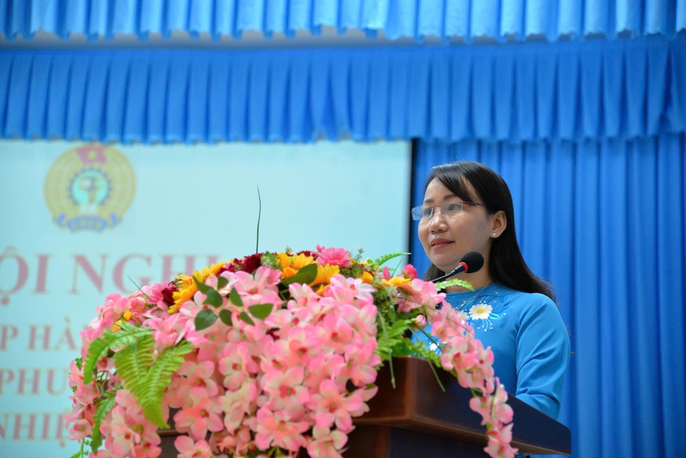 Ba Ngo Thi Thuy Trang - Pho Chu tich LDLD tinh Dong Thap phat bieu chi dao tai Hoi nghi. Anh: Luu Hung. 