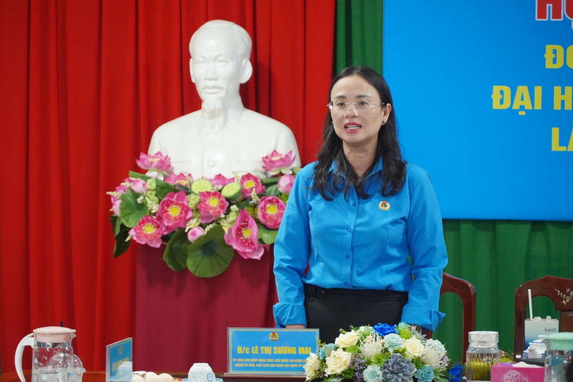 Ms. Le Thi Suong Mai - President of the Can Tho City Labor Federation spoke at the conference. Photo: Ta Quang