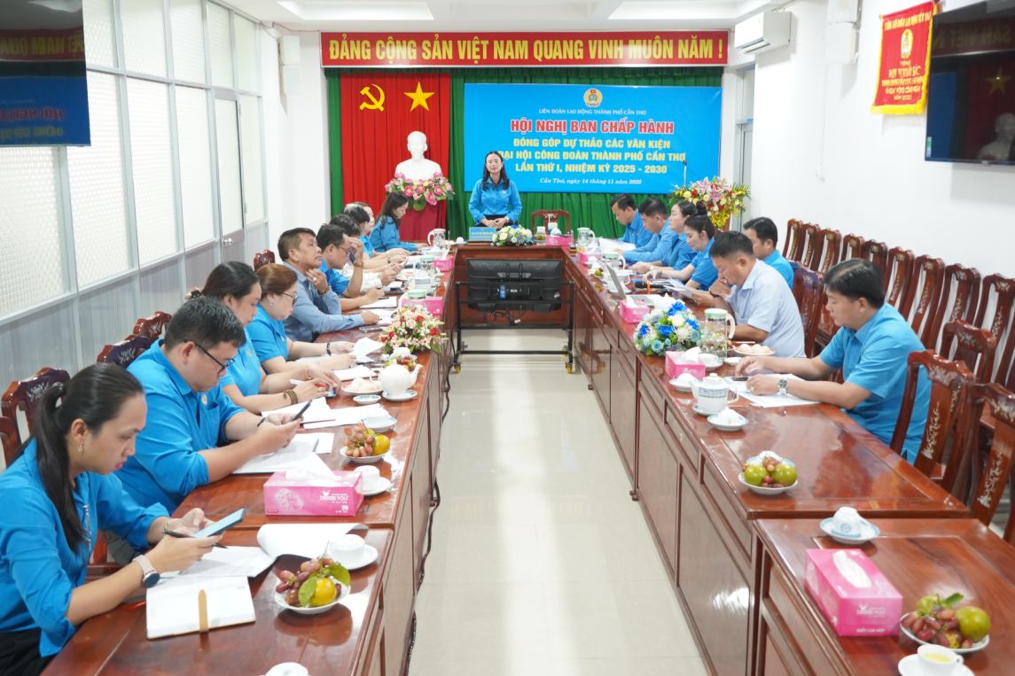 Quang canh hoi nghi. Anh: Ta Quang