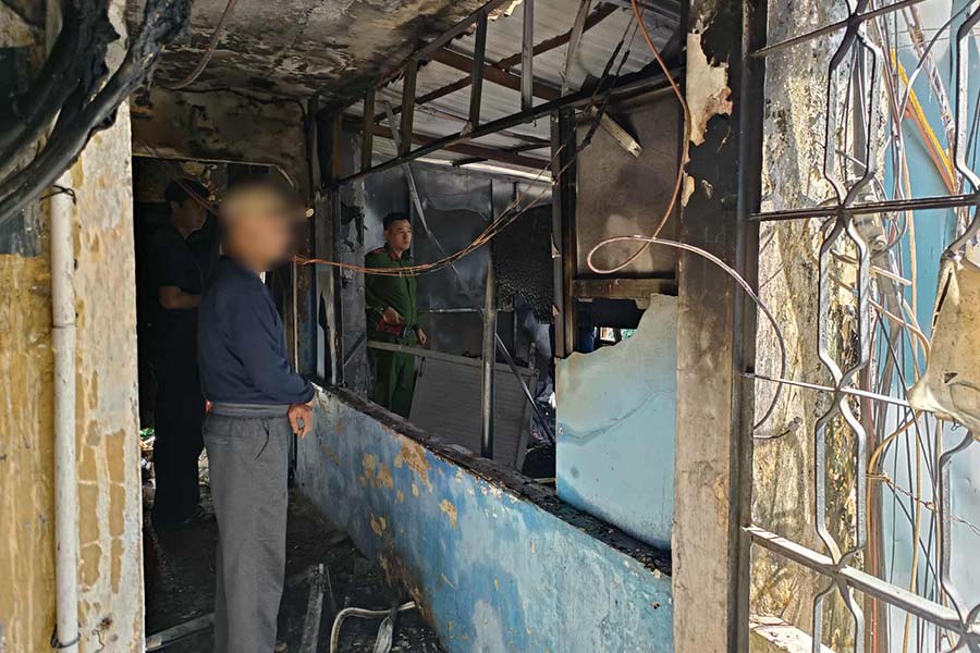 Can ho bi chay nam tren tang 5 khu tap the. Anh: Ha Thanh