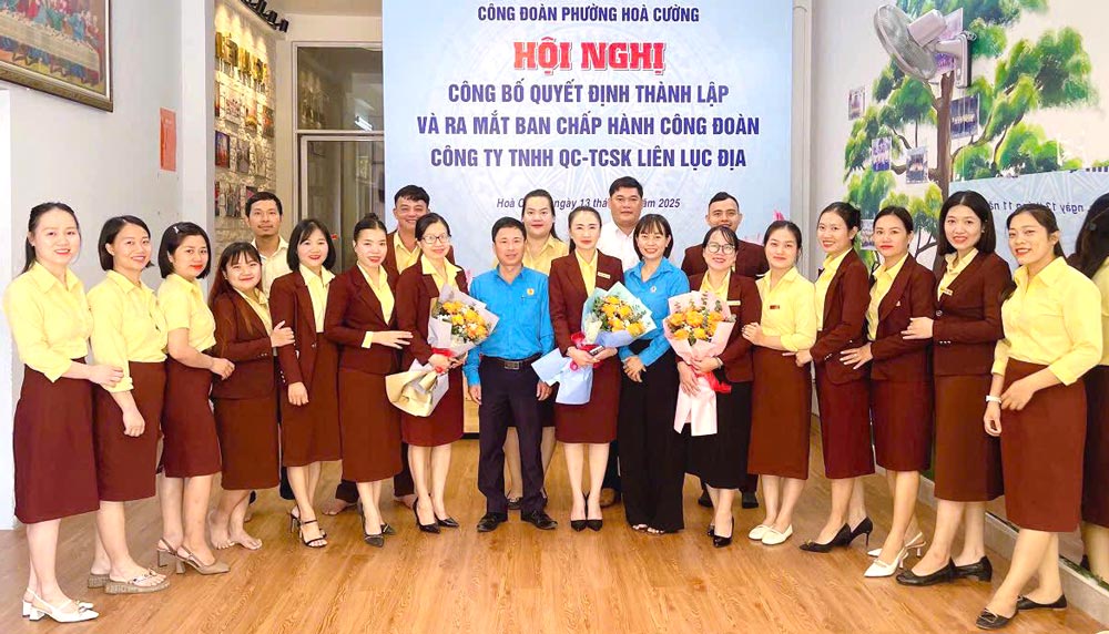 The Hoa Cuong Ward Trade Union, Da Nang established the Trade Union of Lien Luc Dia Advertising - event Organizing Company Limited. Photo: Hoa Cuong Trade Union.