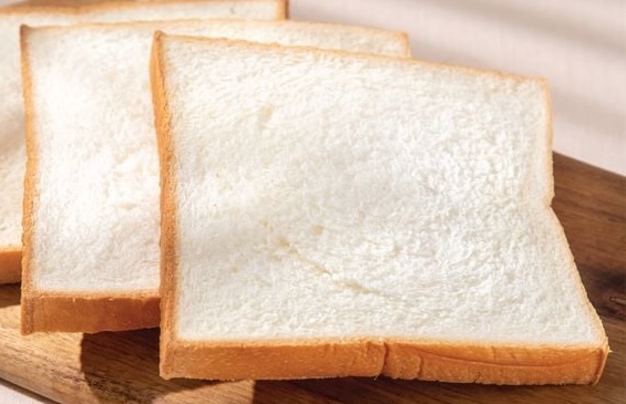 The habit of eating breakfast with a lot of refined starch such as white bread will increase blood sugar. Photo: Kieu Vu