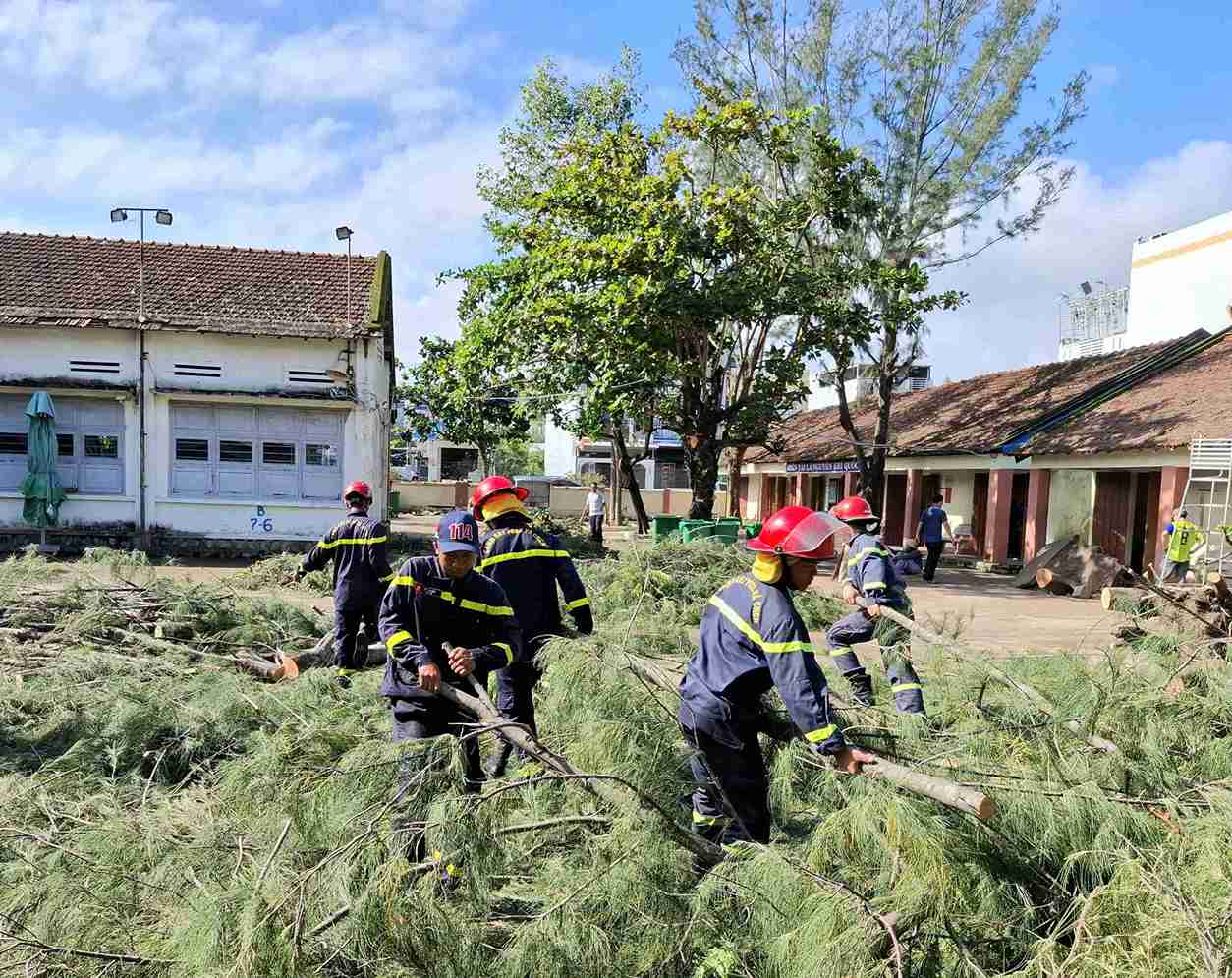 Dak Lak province suffered heavy damage after the impact of storm No. 13. Photo: Bao Trung