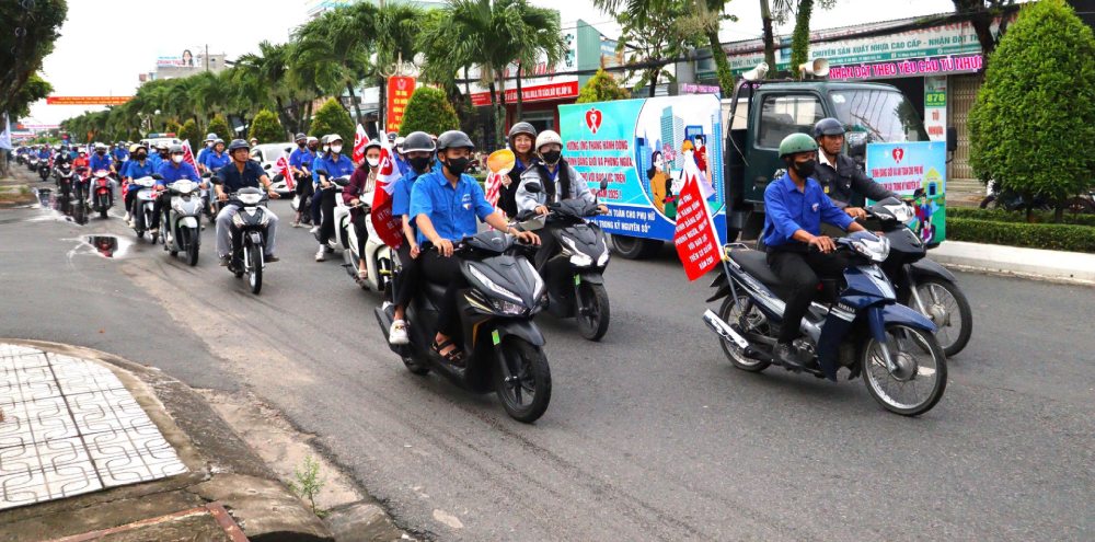 parade after the launching ceremony of the Month of Action for Gender Equality and Prevention and response to Gender-based Violence in 2025. Photo: Ngoc Mai