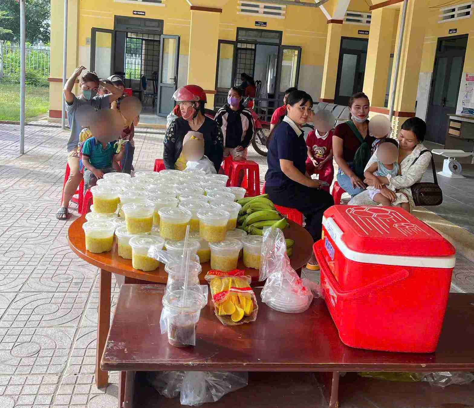 Nguoi dan xa Buon Don duoc tu van dinh duong, cai thien the chat cho tre em. Anh: Bao Lam