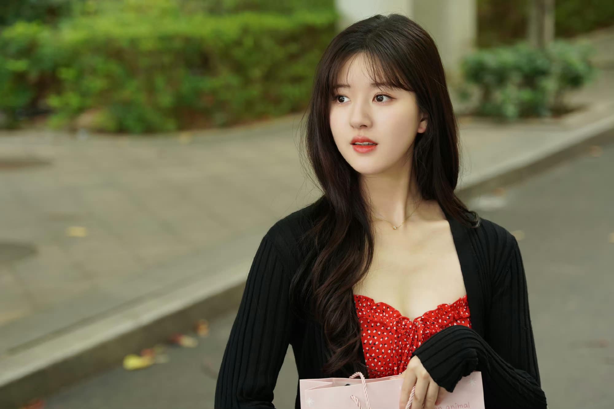 Trieu Lo Tu la nu dien vien hang dau cua man anh Hoa ngu. Anh: Nha san xuat