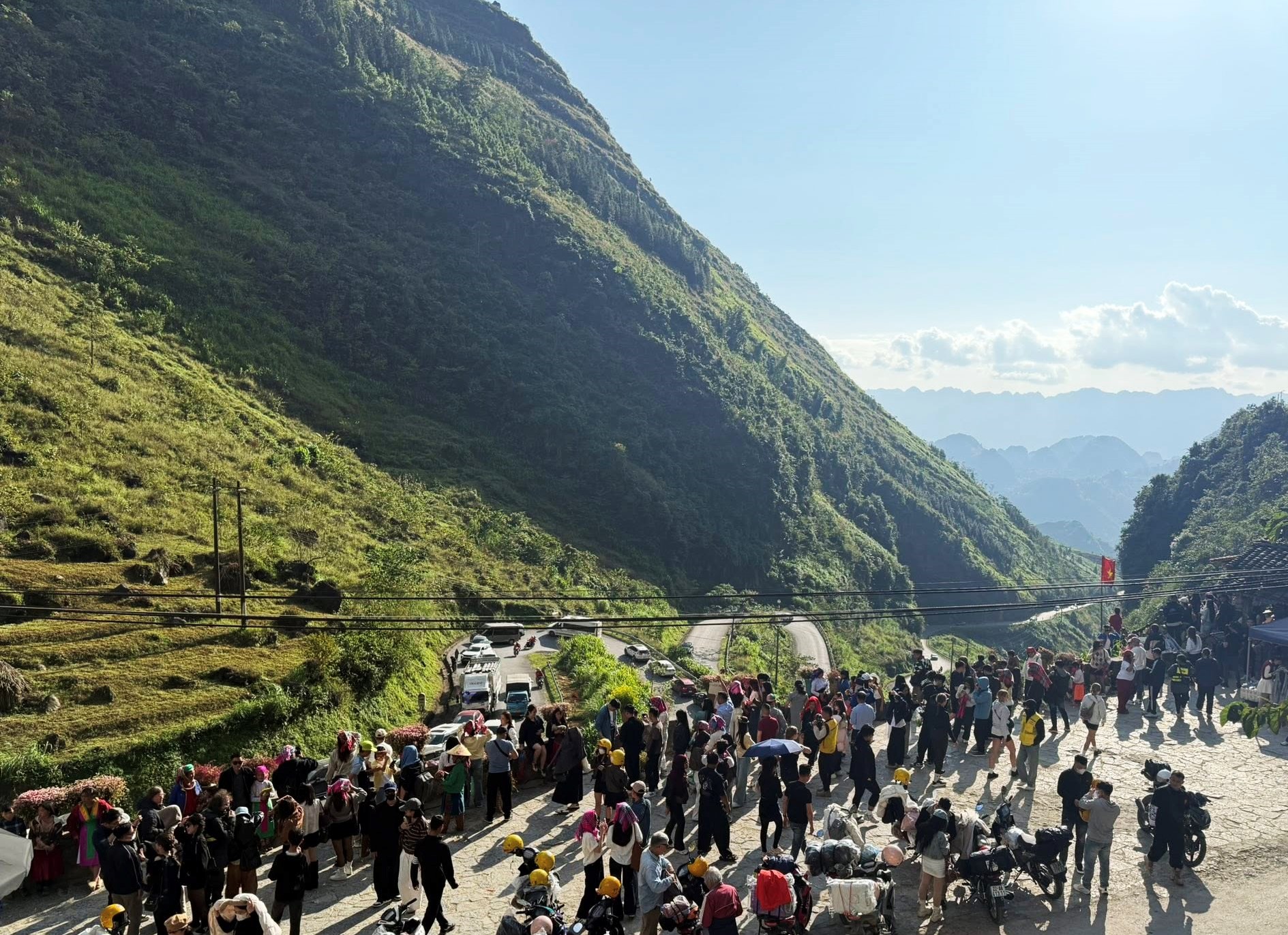 Doc Tham Ma dong khach dung nghi. Anh: Long Dinh Hieu