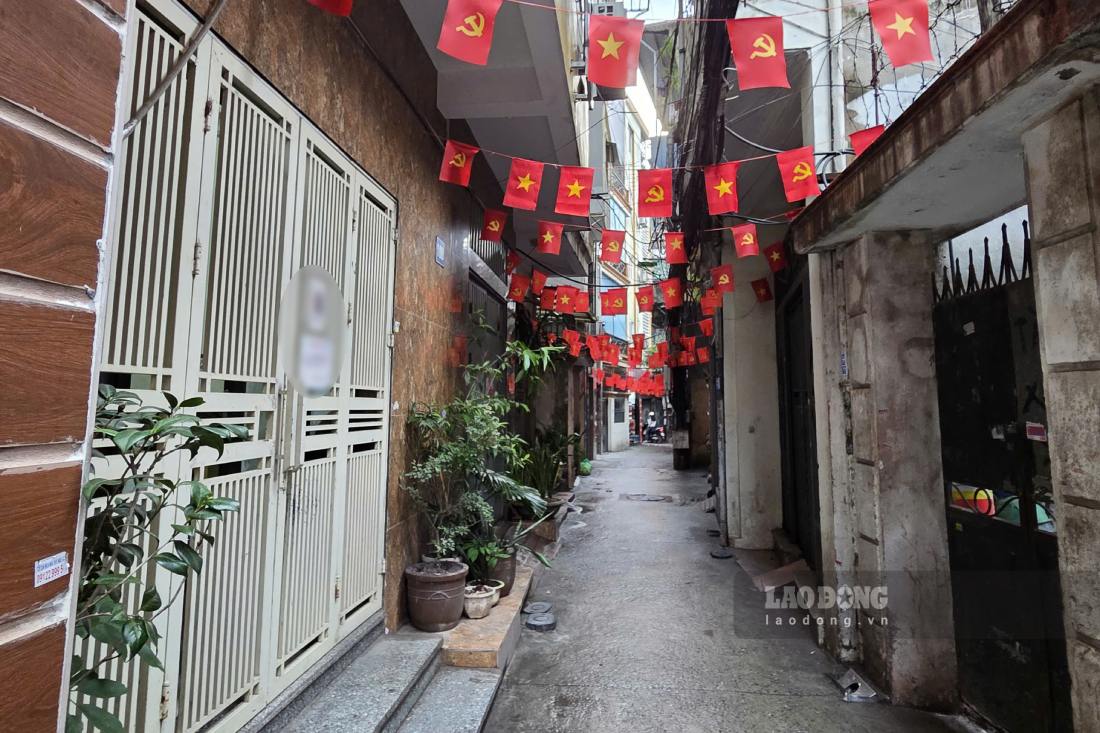 ハノイの多くの地域で販売されている民家の価格は高水準にある。写真：ヌー・ハ