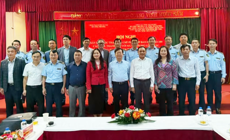 Cac dai bieu tham du Hoi nghi. Anh: Thu Hang