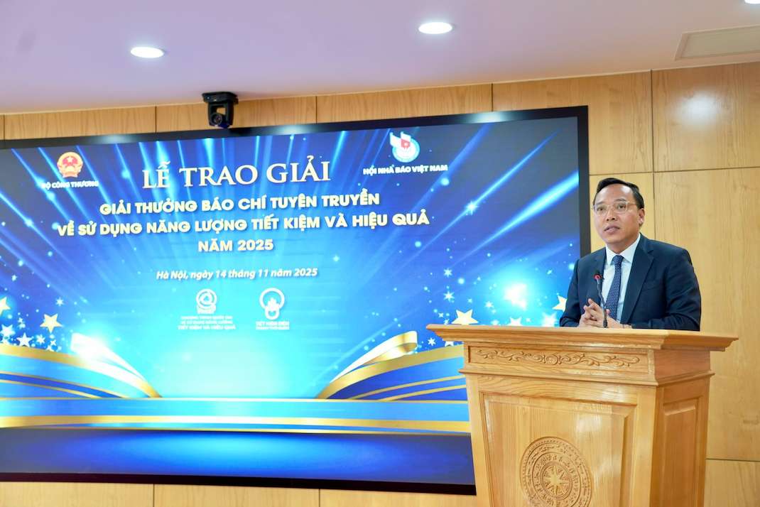 Thu truong Bo Cong Thuong Nguyen Hoang Long phat bieu khai mac. Anh: BCT