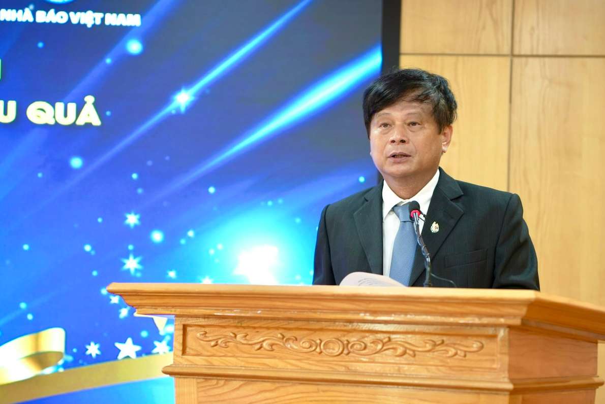 Ong Tran Trong Dung, Pho Chu tich Hoi Nha bao Viet Nam cho biet bao chi quan tam den tiet kiem nang luong. Anh: BCT