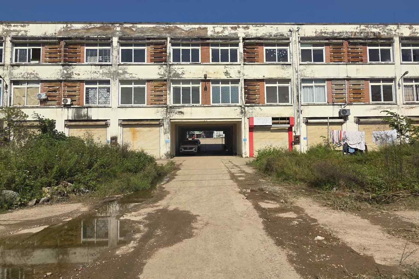 Proposal to convert abandoned Hanoi markets into social housing, people expect to reduce waste