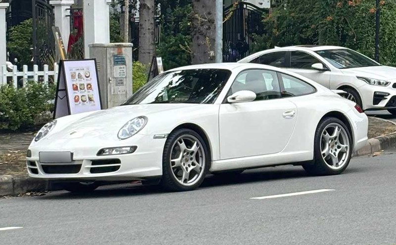 Thêm một chiếc Porsche 911 Carrera Cabriolet 997 hiếm xuất hiện tại ...