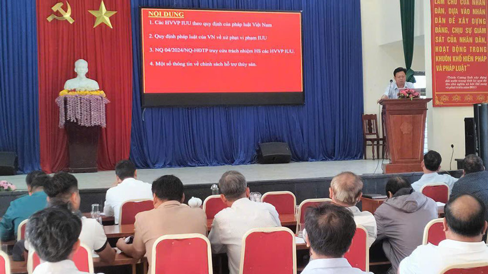 Le syndicat de la commune de Thang An, Da Nang, propage la peche INN aupres de 120 membres de l'Union des peches de Binh Duong et Binh Minh. Photo : Syndicat de Thang An.