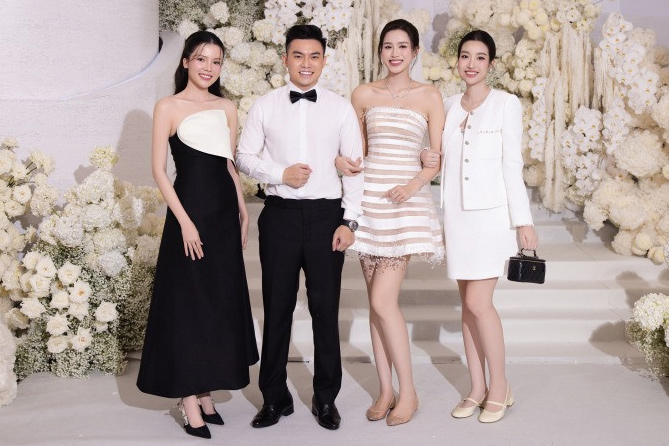 Hoa hau Do My Linh (phai) trong tiec cuoi cua Hoa hau Do Thi Ha. Anh: Le Chi Linh