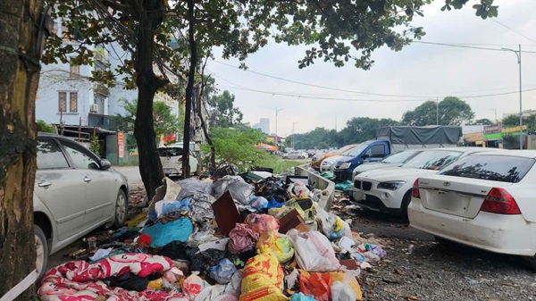 Bat ky cho nao cung co the tro thanh noi xa rac sinh hoat. Anh: Minh Hanh