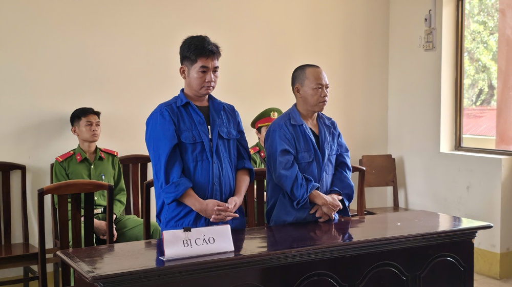 2 thuyền trưởng đã đưa tàu cá cũng các ngư phủ sang vùng biển nước ngoài đánh bắt trái phép. Ảnh: Văn Vũ