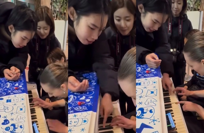 탄투이가 일본에서 동료들과 피아노 연습을 하고 있습니다. 비디오에서 캡처한 사진