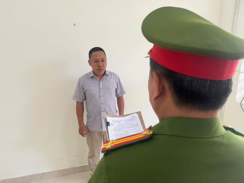 Bắt giam tổng giám đốc rởm lừa bán dự án không tồn tại, chiếm đoạt gần 6 tỉ ở Đà Nẵng. Ảnh: CATP