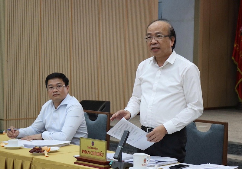 El Viceministro de Justicia Phan Chi Hieu presidio el Consejo de Evaluacion del Proyecto de Resolucion sobre la enmienda y complementacion de algunos mecanismos especificos para el desarrollo de la ciudad de Da Nang. Foto: Hong May