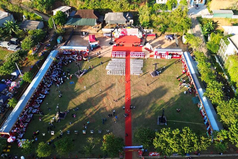 Ngay hoi ca phe Chieng An lan thu nhat voi chu de “Arabica – Lan toa huong vi Tay Bac” thu hut dong dao nguoi dan va du khach tham gia. Anh: Truong Son