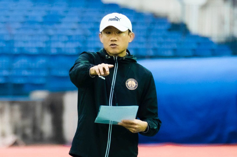 최원권 감독 탄호아 팀 감독직 사임. 사진: 탄호아 클럽