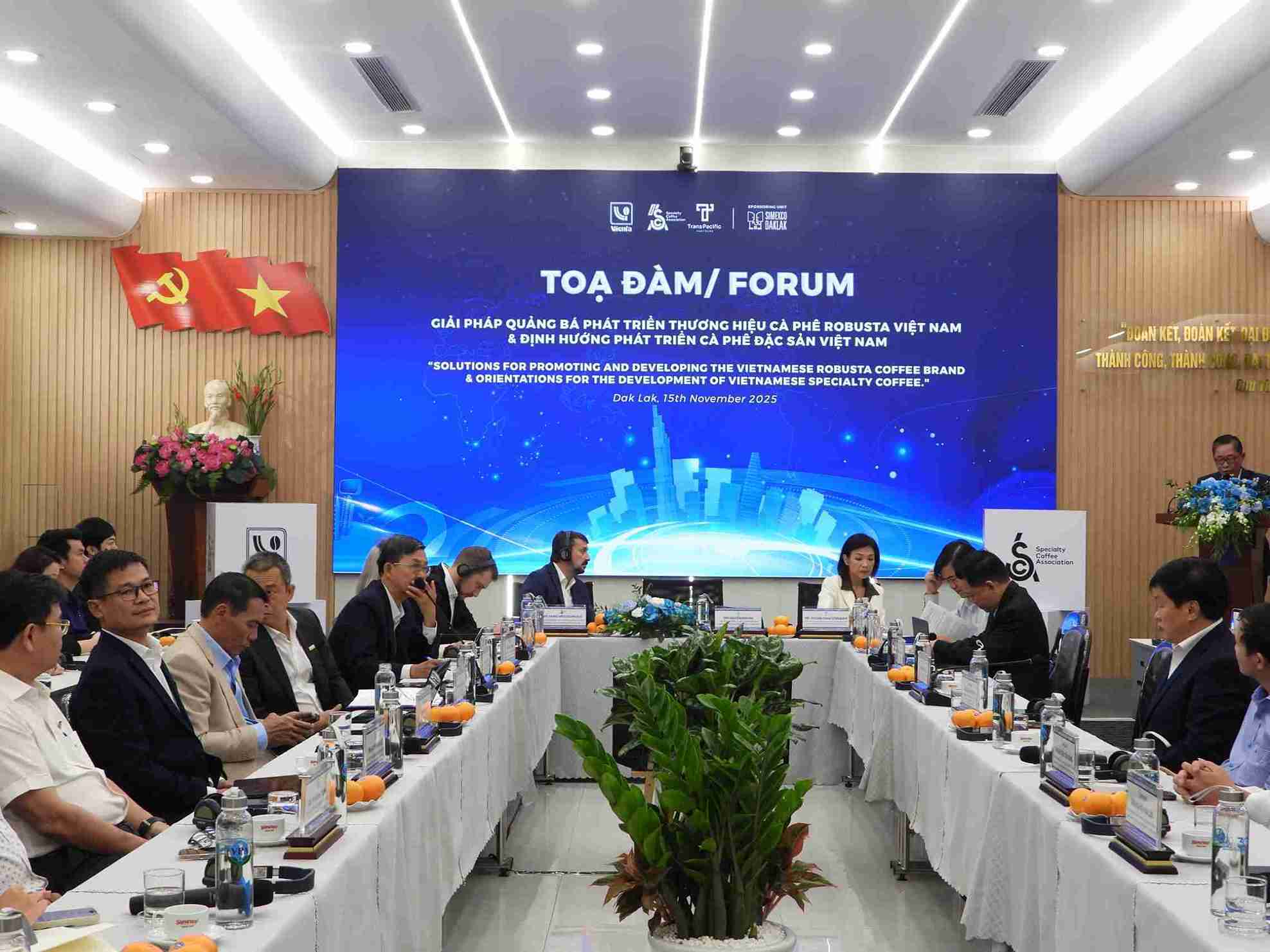 Quang canh buoi toa dam. Anh: Bao Trung