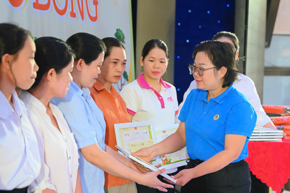 Chuong trinh trao tang 67 hoc bong